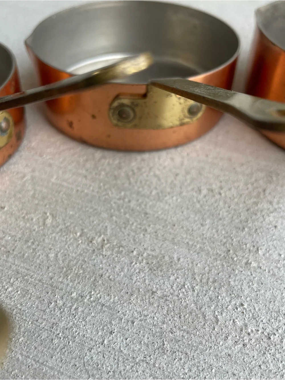Set Of 4 Vintage Copper & Brass Handle Measuring Cups Nesting Pouring